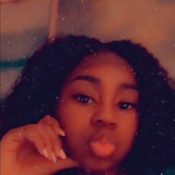 Meet your Posher, Madison - Picture 1 of 1